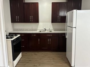 50 York St APT 2, Fall River, MA 02721