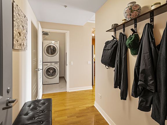 5th image of 200 N Jefferson St APT 1703