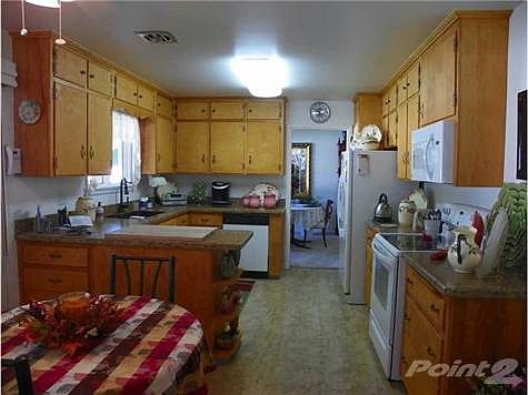2nd image of 2210 11th St W
