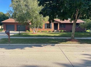 125 Woodbine Rd, Mason City, IA 50401