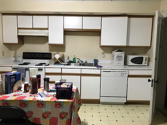 2nd image of 19 Cayuga St #19