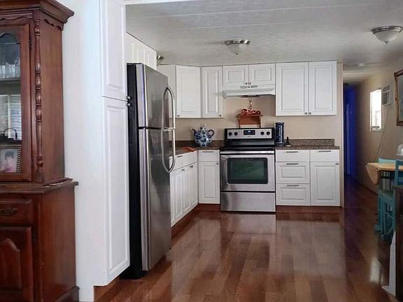 2nd image of 39550 Papaya Ave