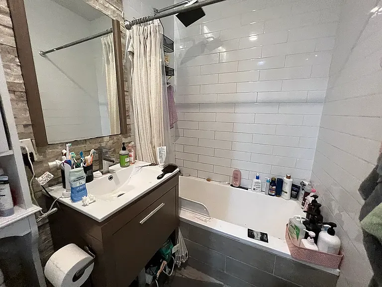 202 Starr St #2F — Photo 50