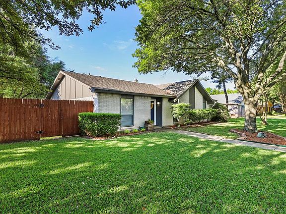 4th image of 1432 Everglades Dr