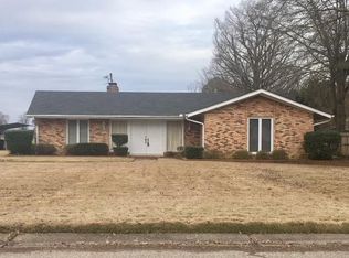 1882 McClain Dr, Greenville, MS 38701