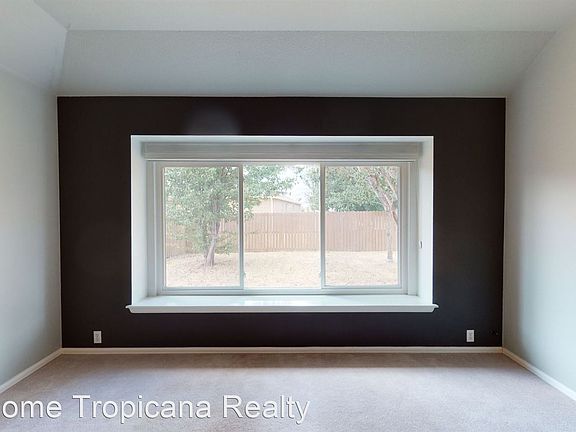 3rd image of 107 Hoot Owl Ln N
