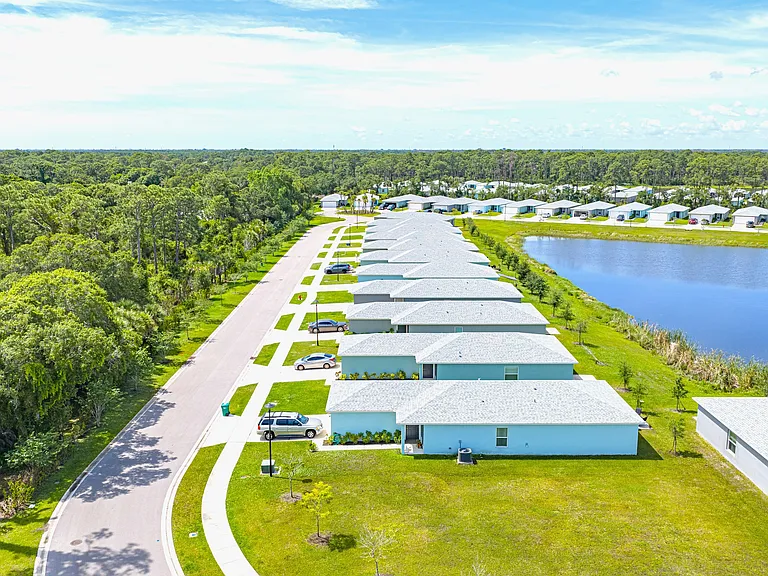 Ravinia St. Lucie — Photo 26