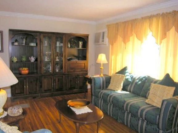 2nd image of 66 Pacific St