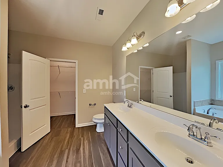 913 Beverly Ct — Photo 10