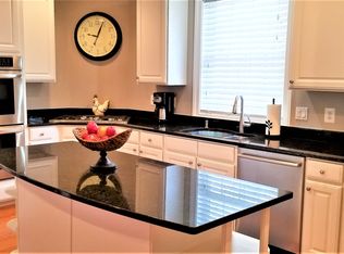 17811 Auburn Village Dr, Sandy Spring, MD 20860