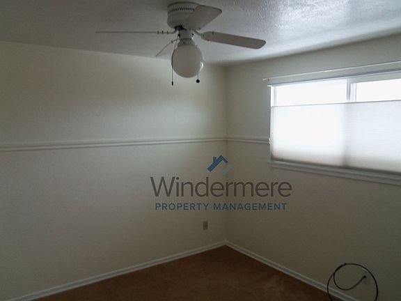 5th image of 1516 Sunset Dr