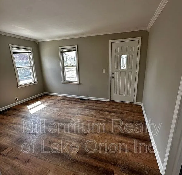 22622 Panama Ave — Photo 3