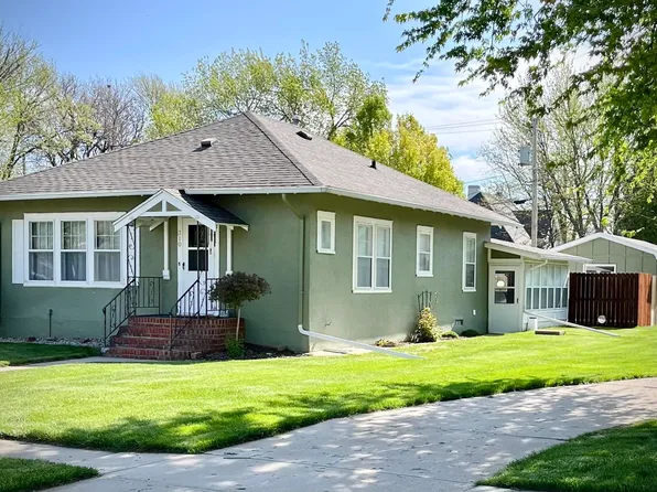 310 Minor Ave #7, Bertrand, NE 68927