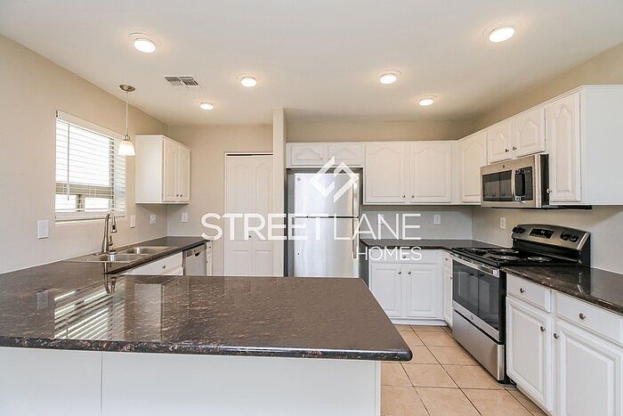 1st image of 303 W Hereford Dr
