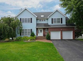 6 Hegeman Close, Hillsborough, NJ 08844