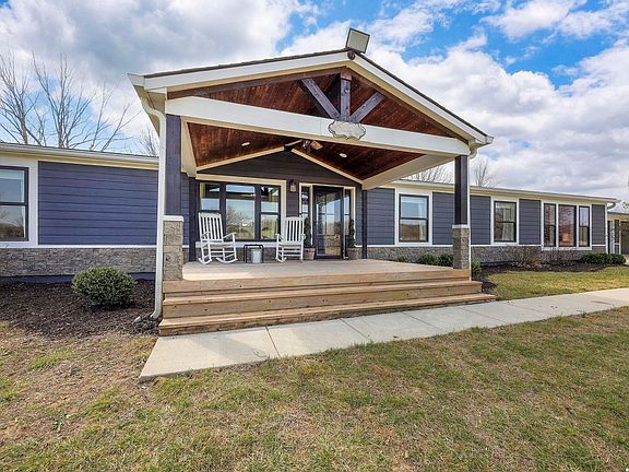 2nd image of 811 N 900th Rd