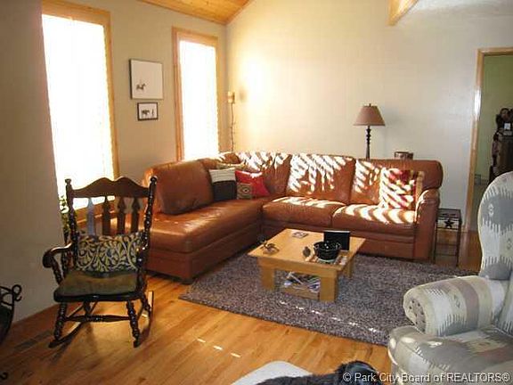 4th image of 902 S Spurwood Dr