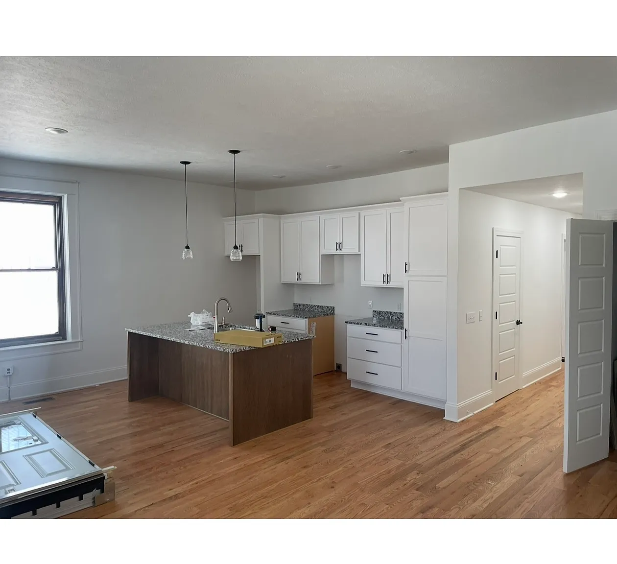2 bed, 900 sqft, $1,000 — Photo 2