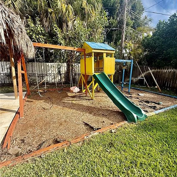 733 Pine Cone Ln — Photo 34
