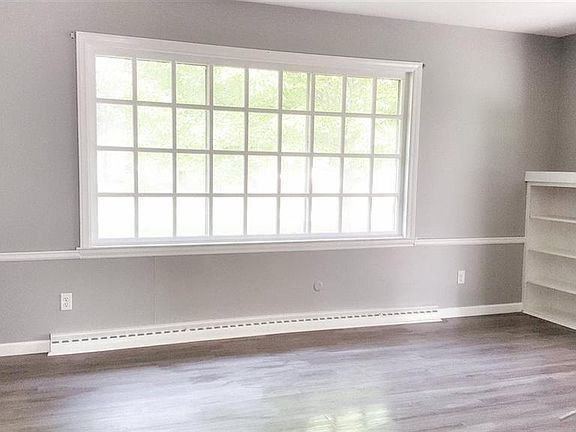 3rd image of 2655 Bradford Dr