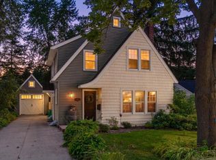 828 Lakeway Ave, Kalamazoo, MI 49001