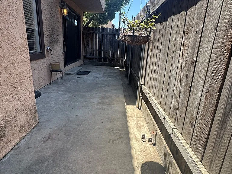 1039 Mount Olive Dr — Photo 15