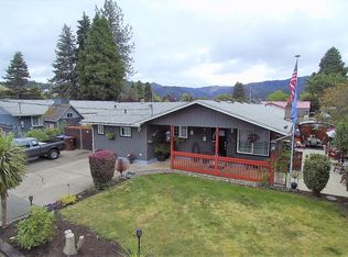 868 NE Broadway St, Myrtle Creek, OR 97457