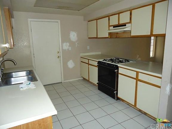 4th image of 476 W Bon Air Dr