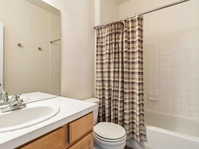 9219 Kornbrust Cir — Photo 36