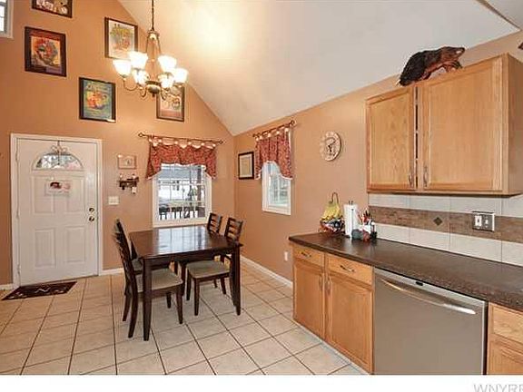 5th image of 293 Grandview Ave