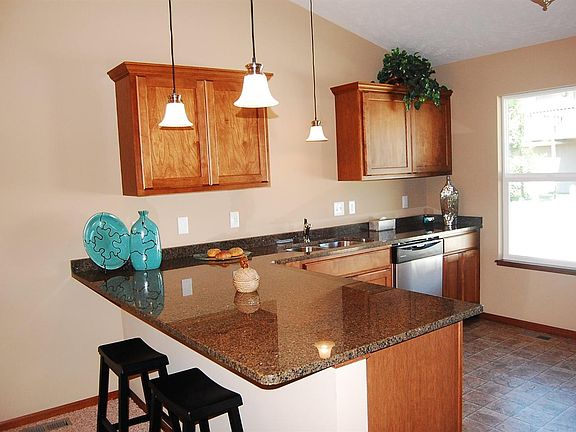 4th image of 5512 Barrington Ct