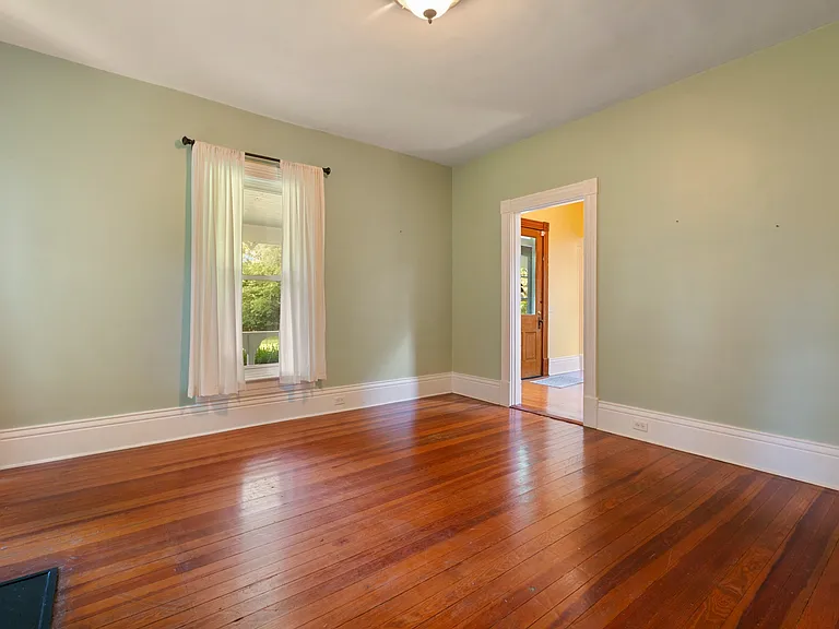 5820 Chamberlain Ln — Photo 26