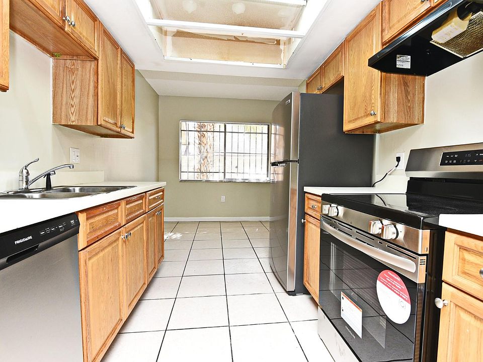 1st image of 5205 Bonnie Brae Cir #5205