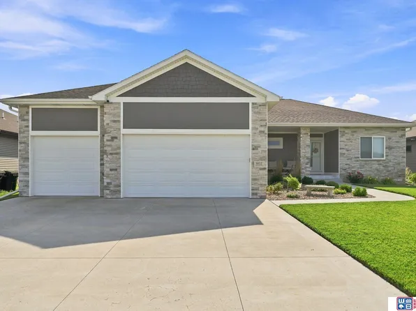 602 Waterside Way, Lincoln, NE 68527