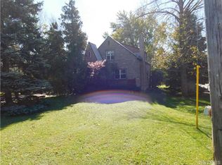 7211 Porter Rd, Niagara Falls, NY 14304