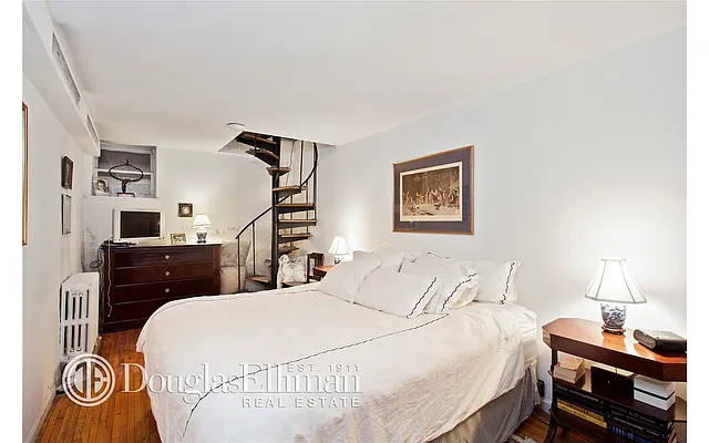 Rented by Douglas Elliman | media 7