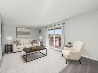 609 E 3rd St #7, Lockport, IL 60441