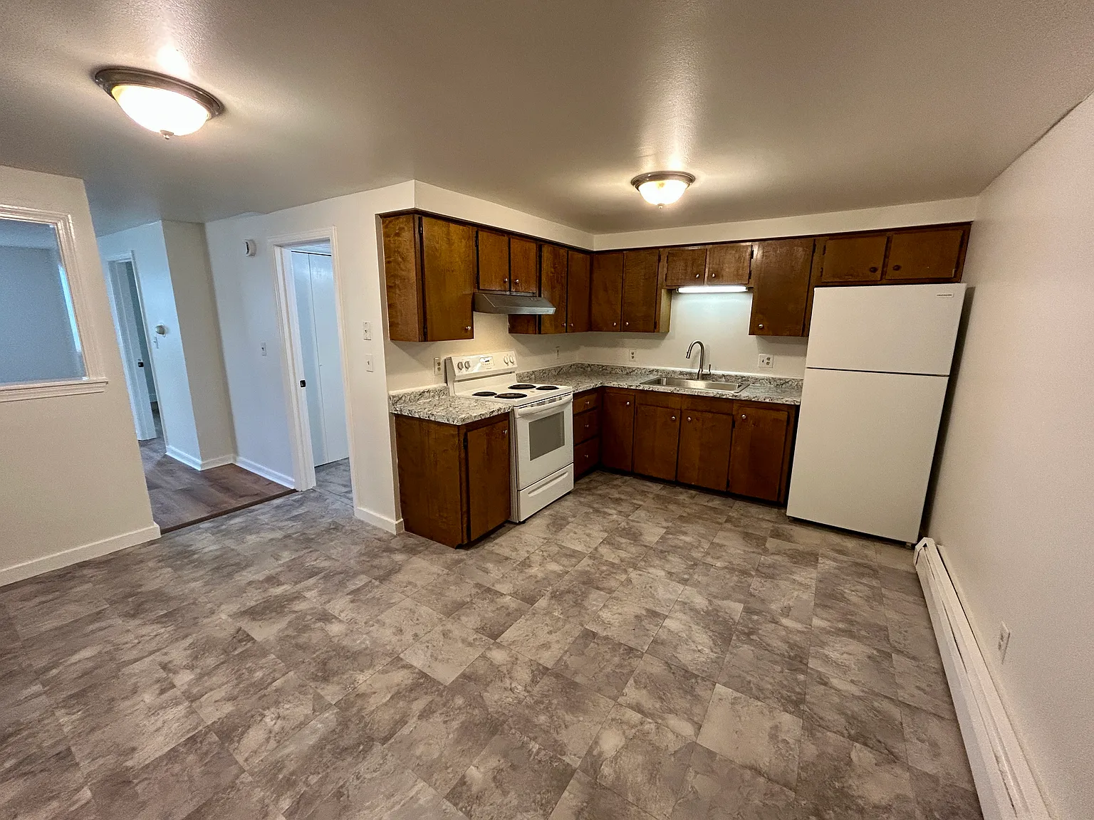 2 bed, 1000 sqft, $1,900 — Photo 2