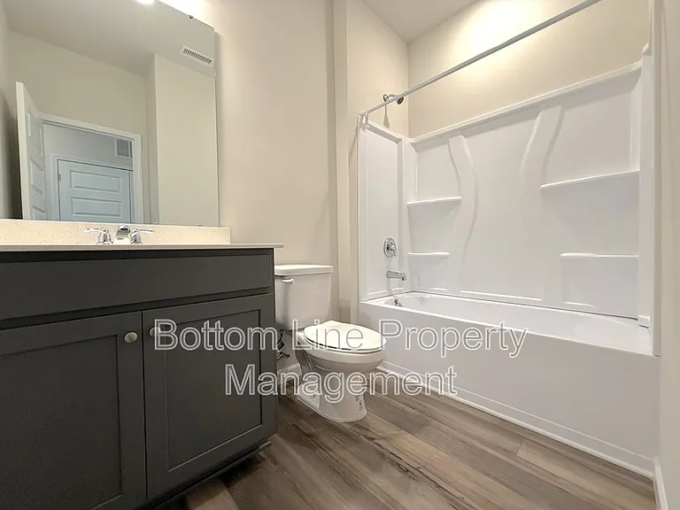 2735 Winn Mill Dr — Photo 10