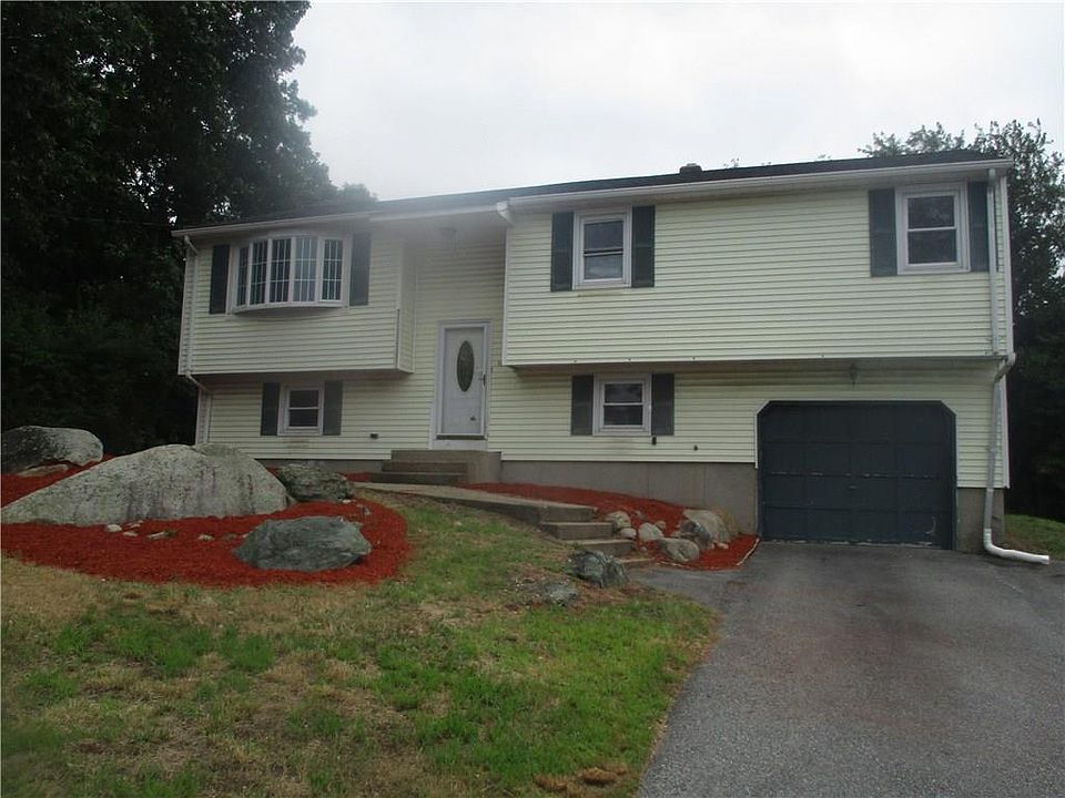 1st image of 16 Loxley Dr