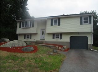 16 Loxley Dr, Johnston, RI 02919