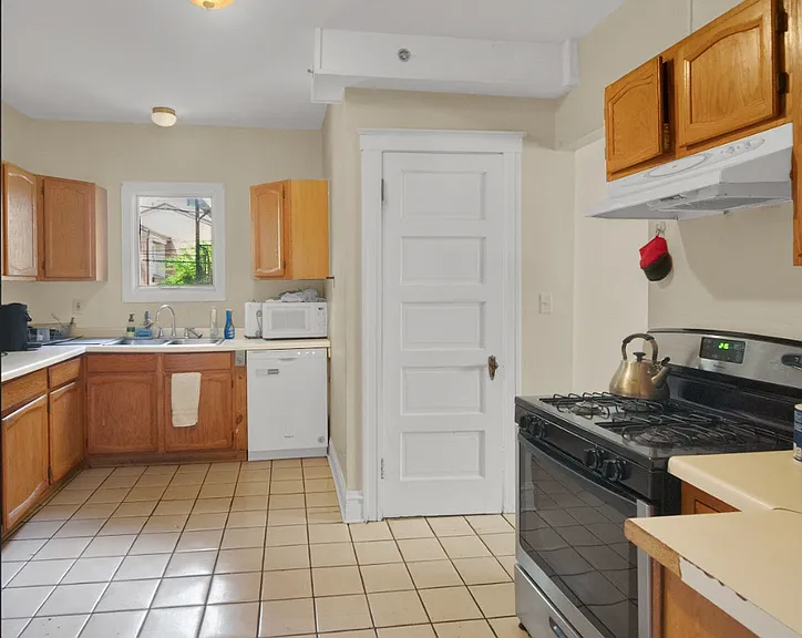 807 Foster St — Photo 12