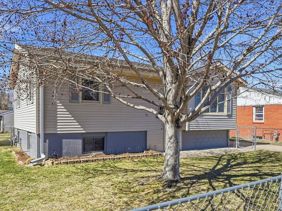 4004 N 13th St, Carter Lake, IA 51510 | Zillow 4004 N 13th St, Carter Lake, IA 51510 | Zillow