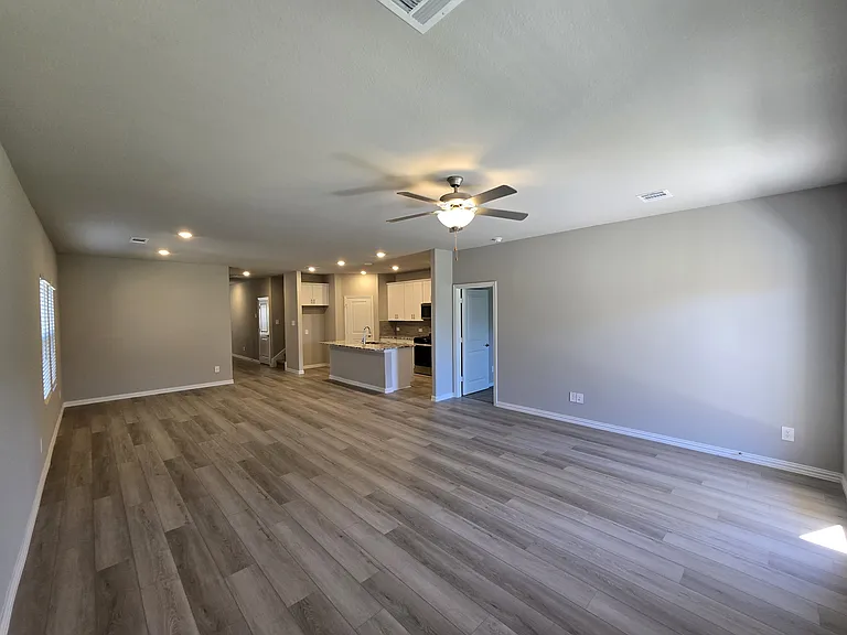 2223 Cliff Springs Dr — Photo 12