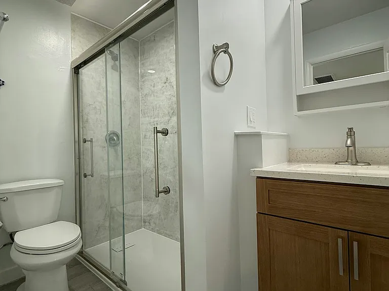 2206 W Vista Ave #B — Photo 5