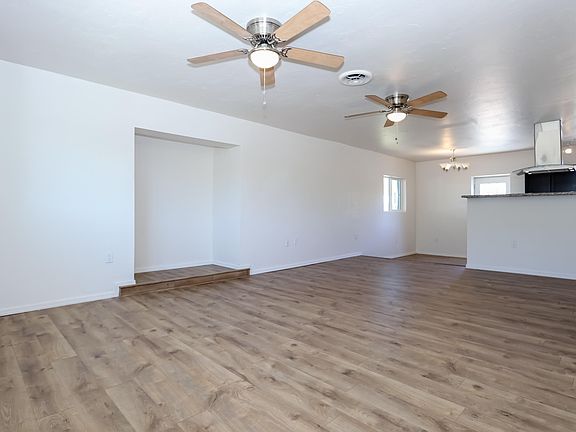3rd image of 5315 S San Joaquin Ave