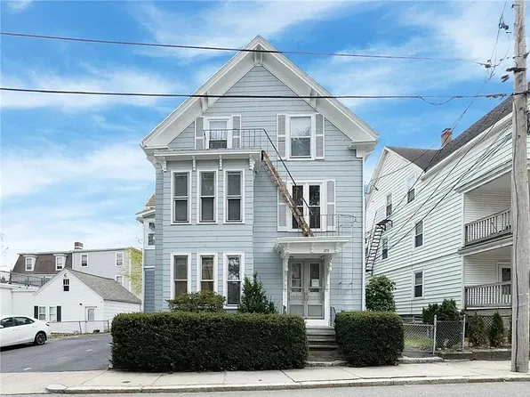 129 Snow St, Woonsocket, RI