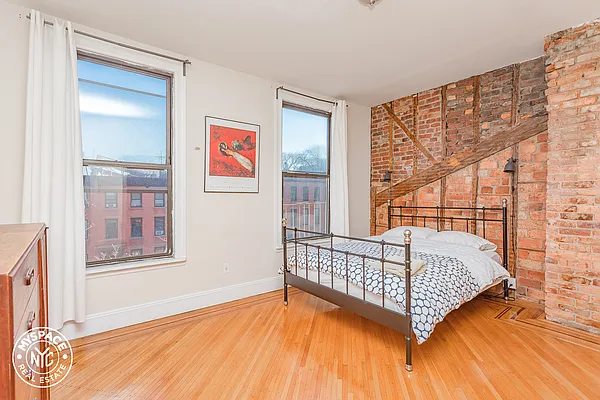 Rented by MySpaceNYC | media 22