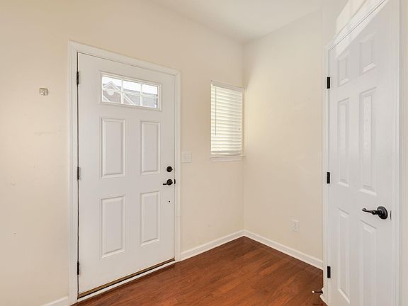 3rd image of 344 Juniper Bend Cir