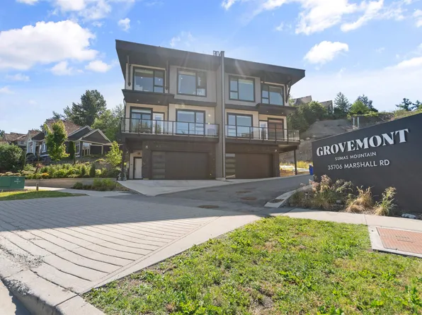 35706 Marshall Rd #14, Abbotsford, BC V3G 2B8